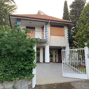  Casa vacanze La Di Flora Singola Monterosso Etneo Italia